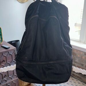 Black Lululemon backpack